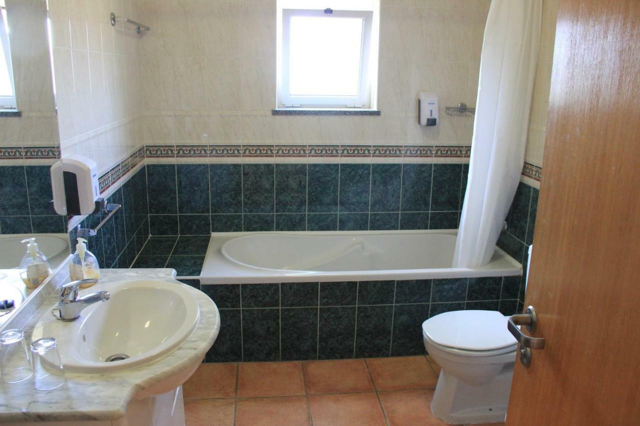 Apartment Vila Mos In Porto Mos Beach لاغوس المظهر الخارجي الصورة